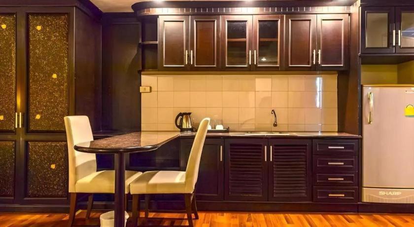 The Heritage Sathorn Suite Hotel Бангкок Экстерьер фото